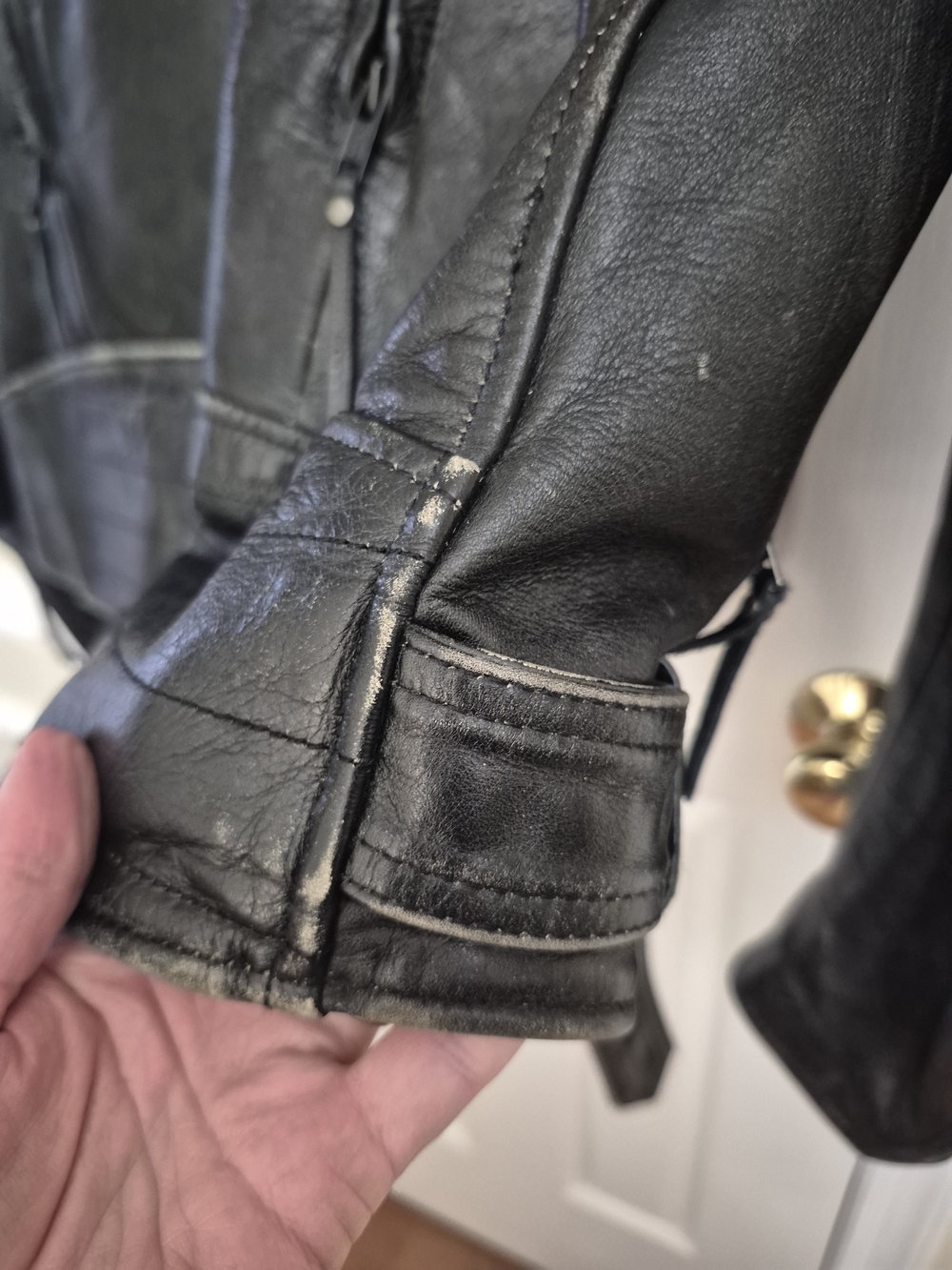 Harley-Davidson Black Leather Motorcycle Jacket with Epaulettes - Picture 5 of 7